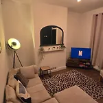 Cosy 3 Bedroom, 5 Bed House! Hébergement de vacances Leeds (West Yorkshire)