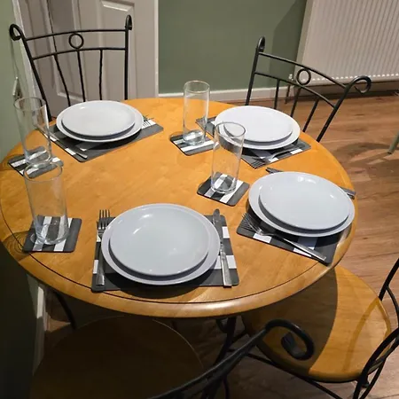 度假居 Cosy 3 Bedroom, 5 Bed House! *