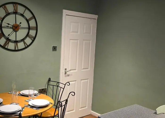 Cosy 3 Bedroom, 5 Bed House!